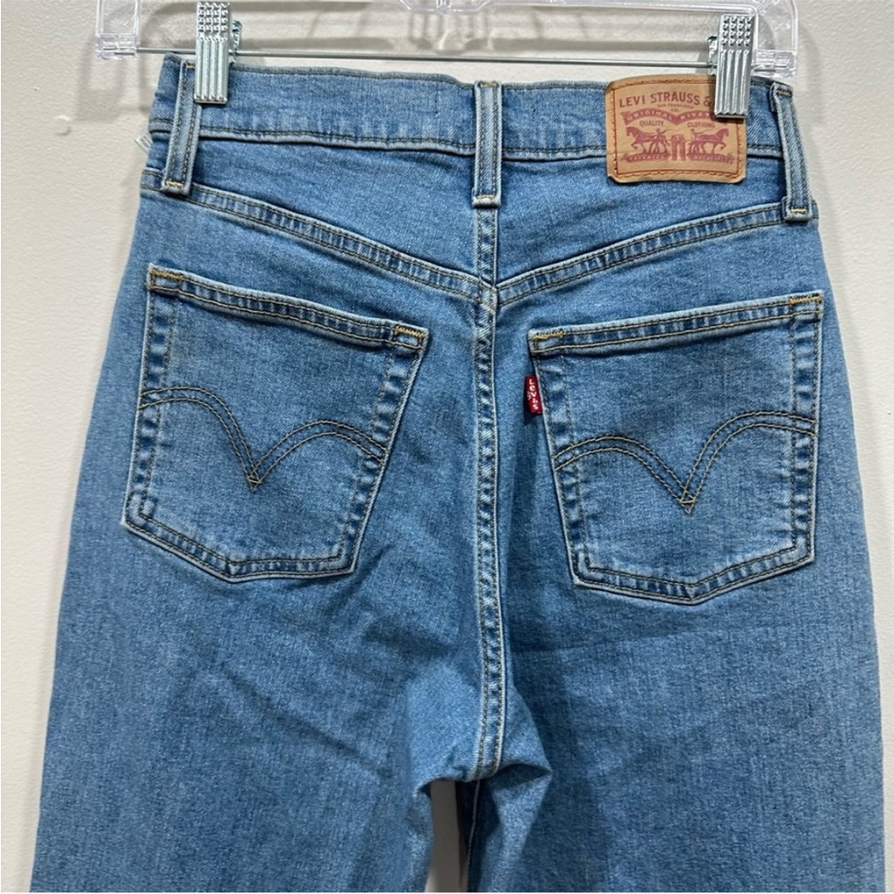 Levi’s high waisted taper jeans - Picture 9 of 12